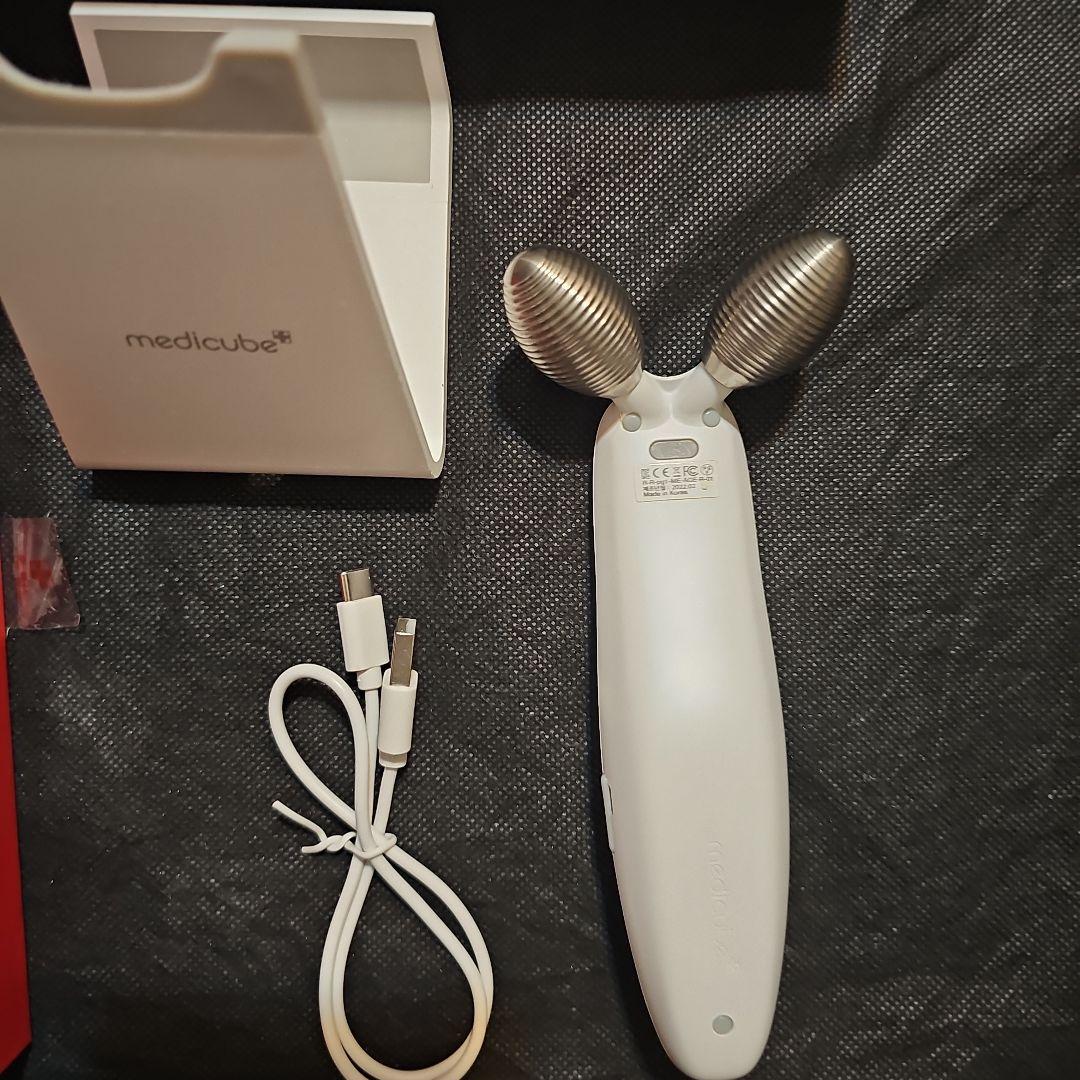 メディキューブ　AGE-R DERMA EMS SHOT
