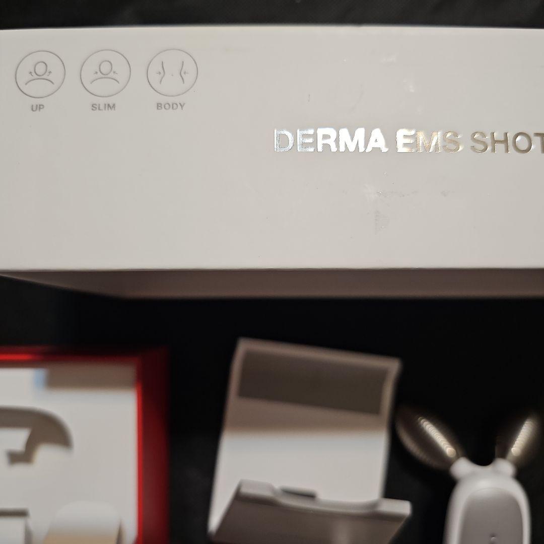 メディキューブ　AGE-R DERMA EMS SHOT