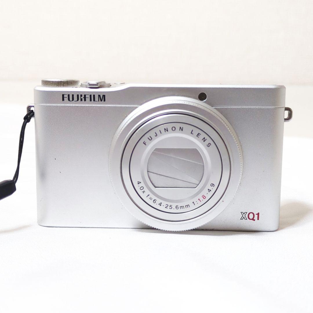 FUJIFILM XQ1 シルバー コンパクトデジタルカメラ