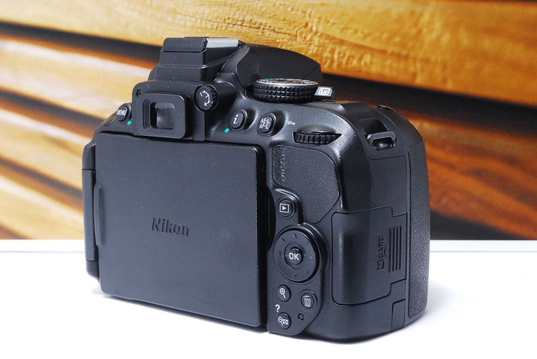 Nikon D5300 ダブルズームキット　デジタル一眼レフカメラ　Wi-Fi