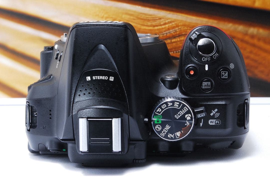 Nikon D5300 ダブルズームキット　デジタル一眼レフカメラ　Wi-Fi
