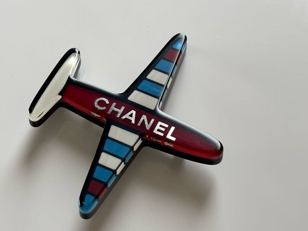 CHANEL シャネル エアライン レジンブローチ　1回着用【極美品】