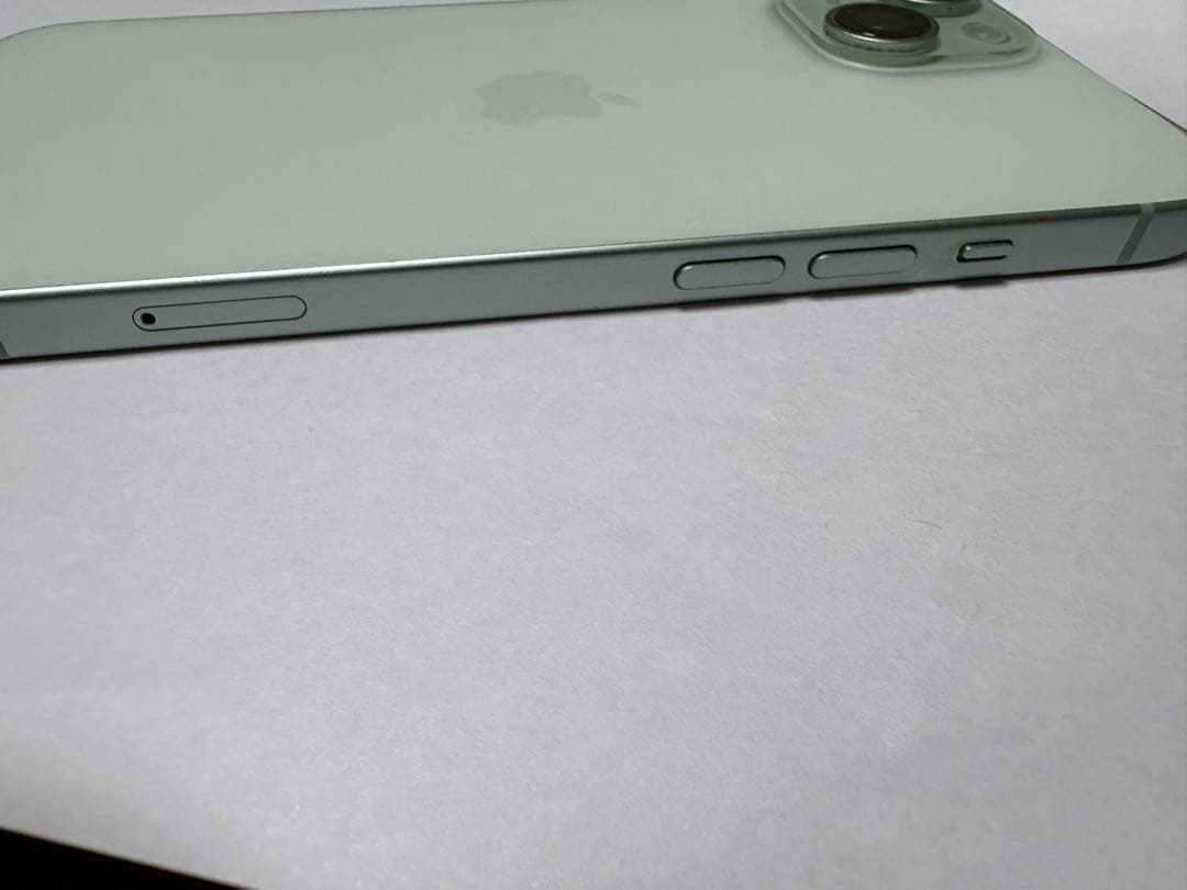 iPhone15 本体　グリーン　SIMフリー