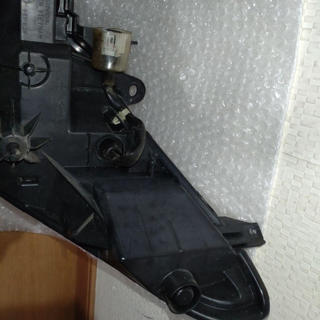 ホンダ 中古　pcx ヘッドライトアッシ　3310-k35-v01