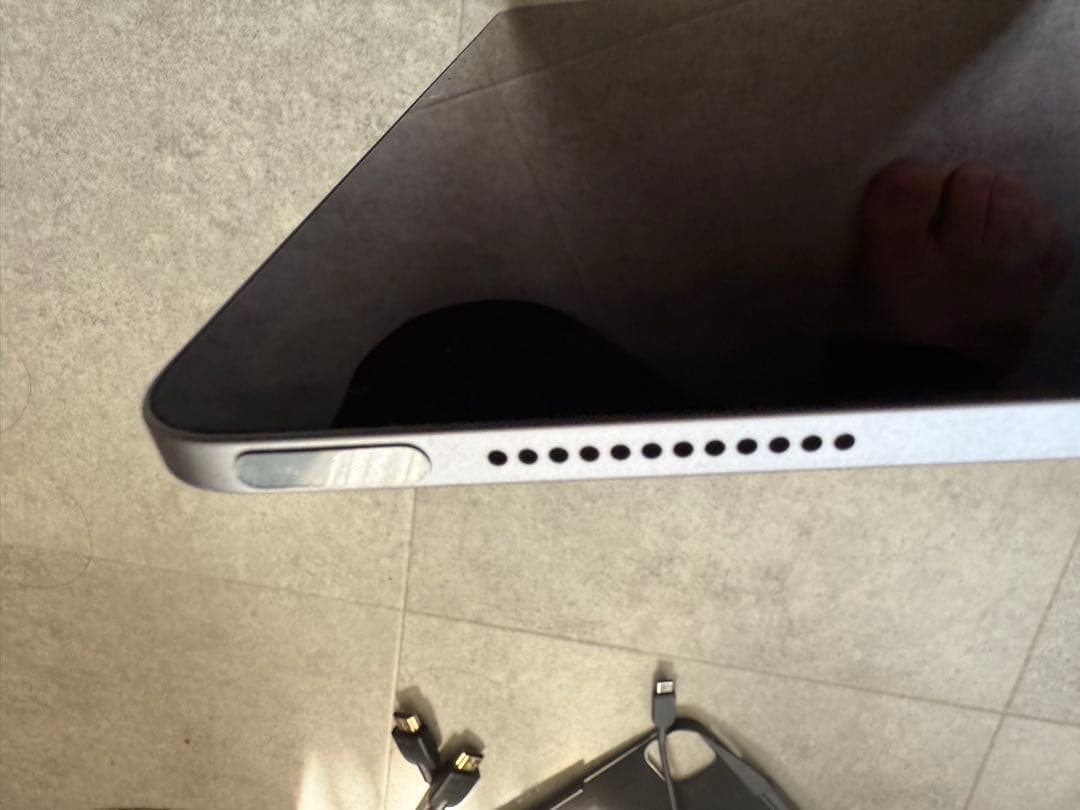 くまApple iPad air m2 13インチスペースグレー 本体