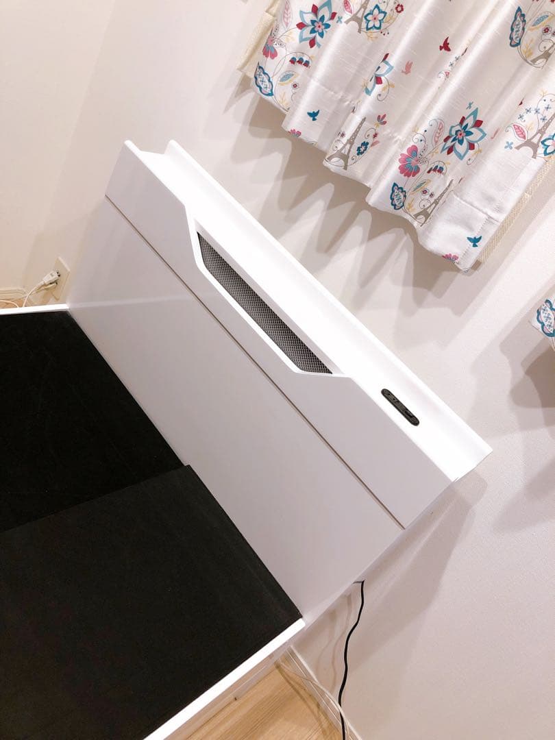 ホワイトベッド 引出5箇所LEDライト付き　店じまいセールで半額11万円で購入