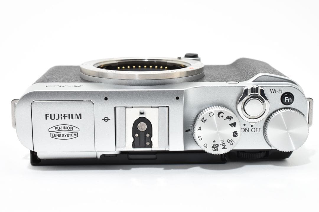 美品 フジフィルム FUJIFILM X-A2 ダブルレンズキット 1498