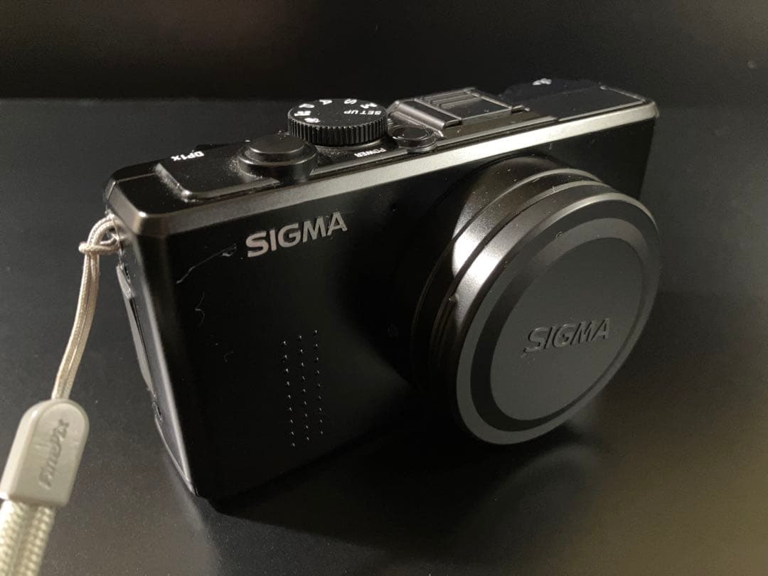 ジャンク美品　SIGMA DP1x コンパクトデジタルカメラ　バッテリー２個付