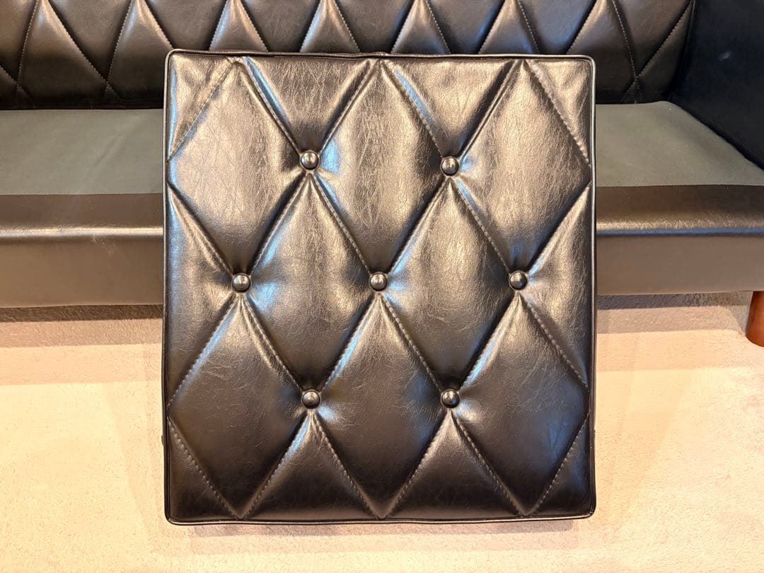 カリモク60 ロビーチェア　3人掛け