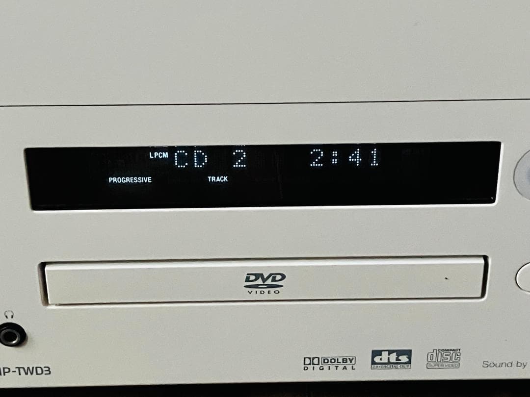 EPSON プロジェクター　dreamio EMP-TWD3