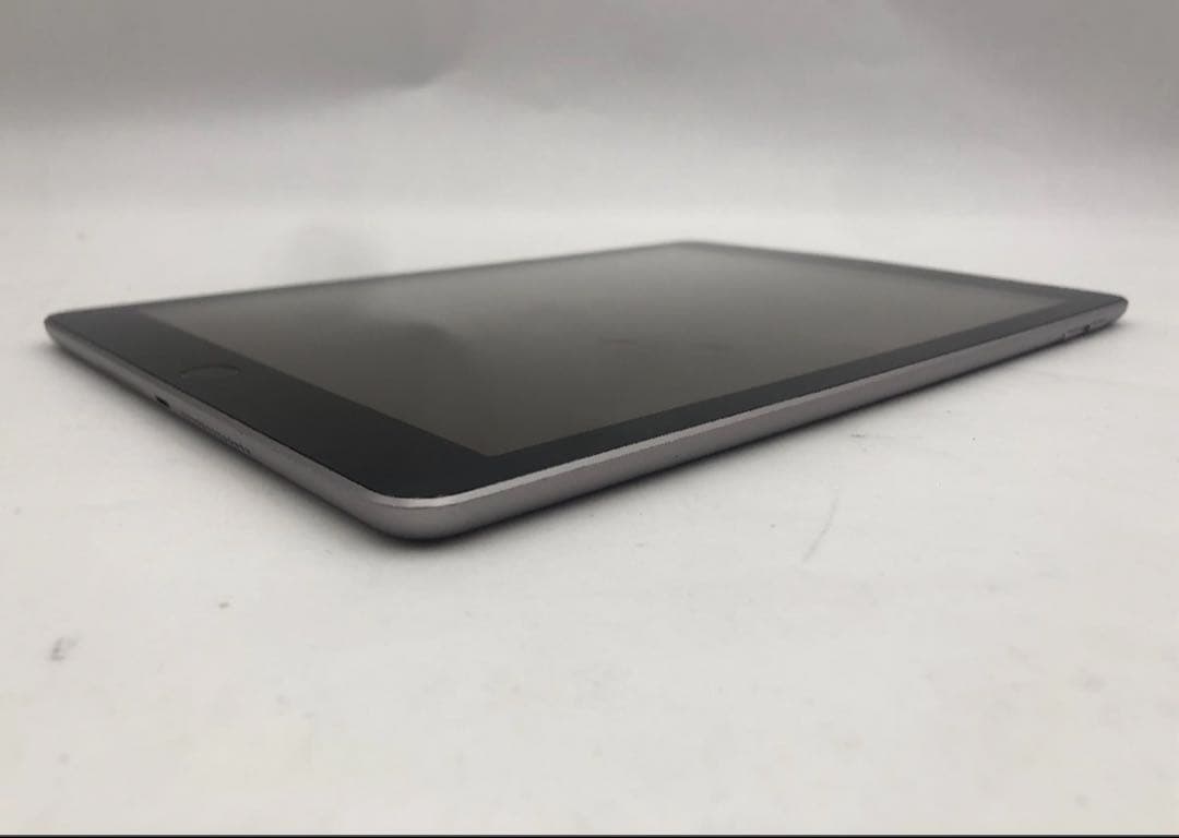 iPad 第6世代 128GB Wi-Fi グレー