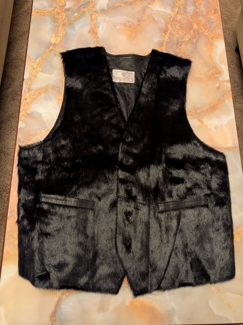 伊達の極み 極上シールスキン毛皮ベスト　ゴマフアザラシ　艶ブラック