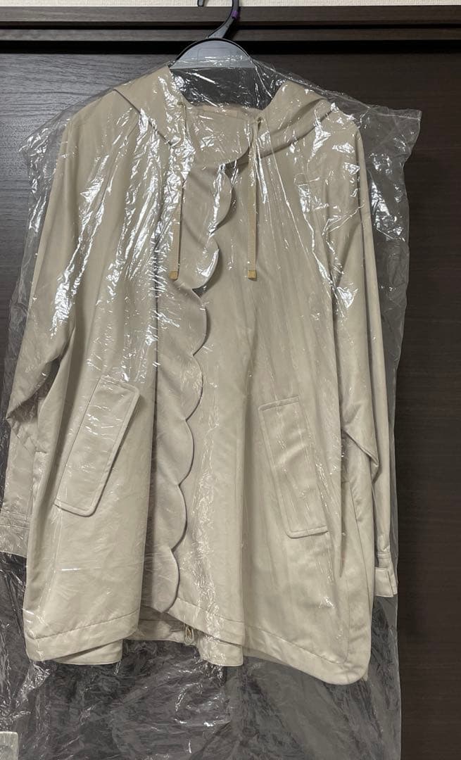 新品　タグつき　ローズティアラ　スカラマンテン　コート　サイズ46