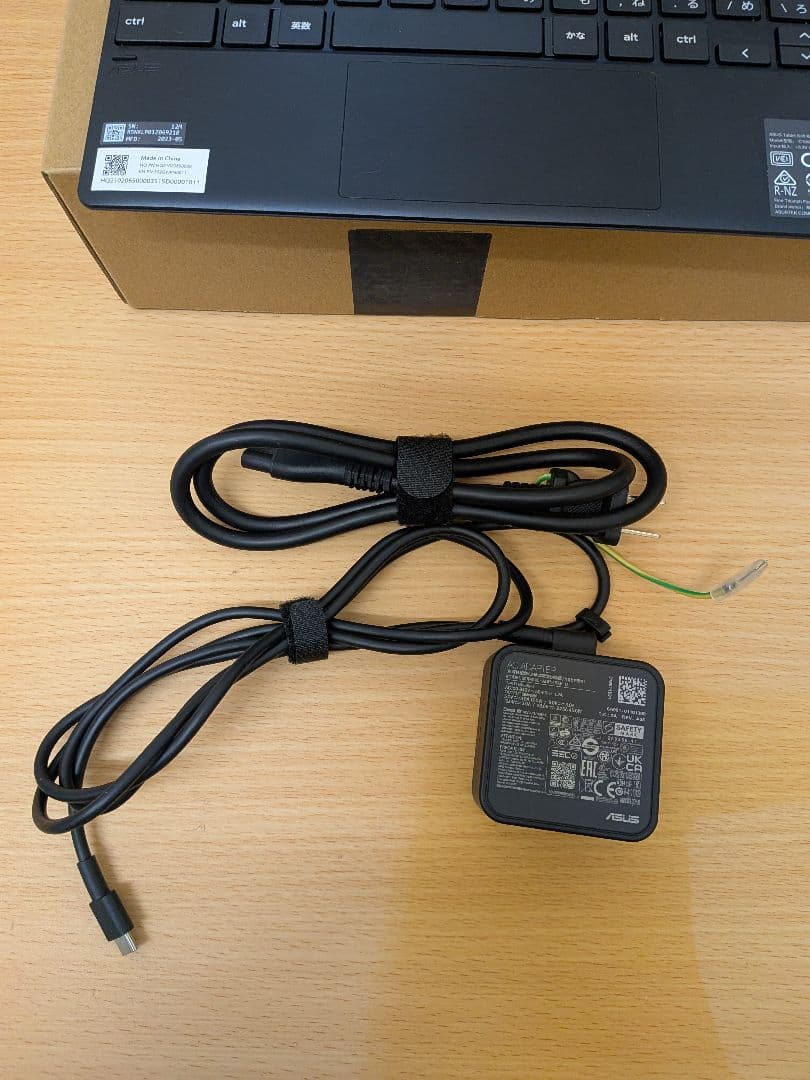 ASUS Chromebook CZ1000DVA 本体