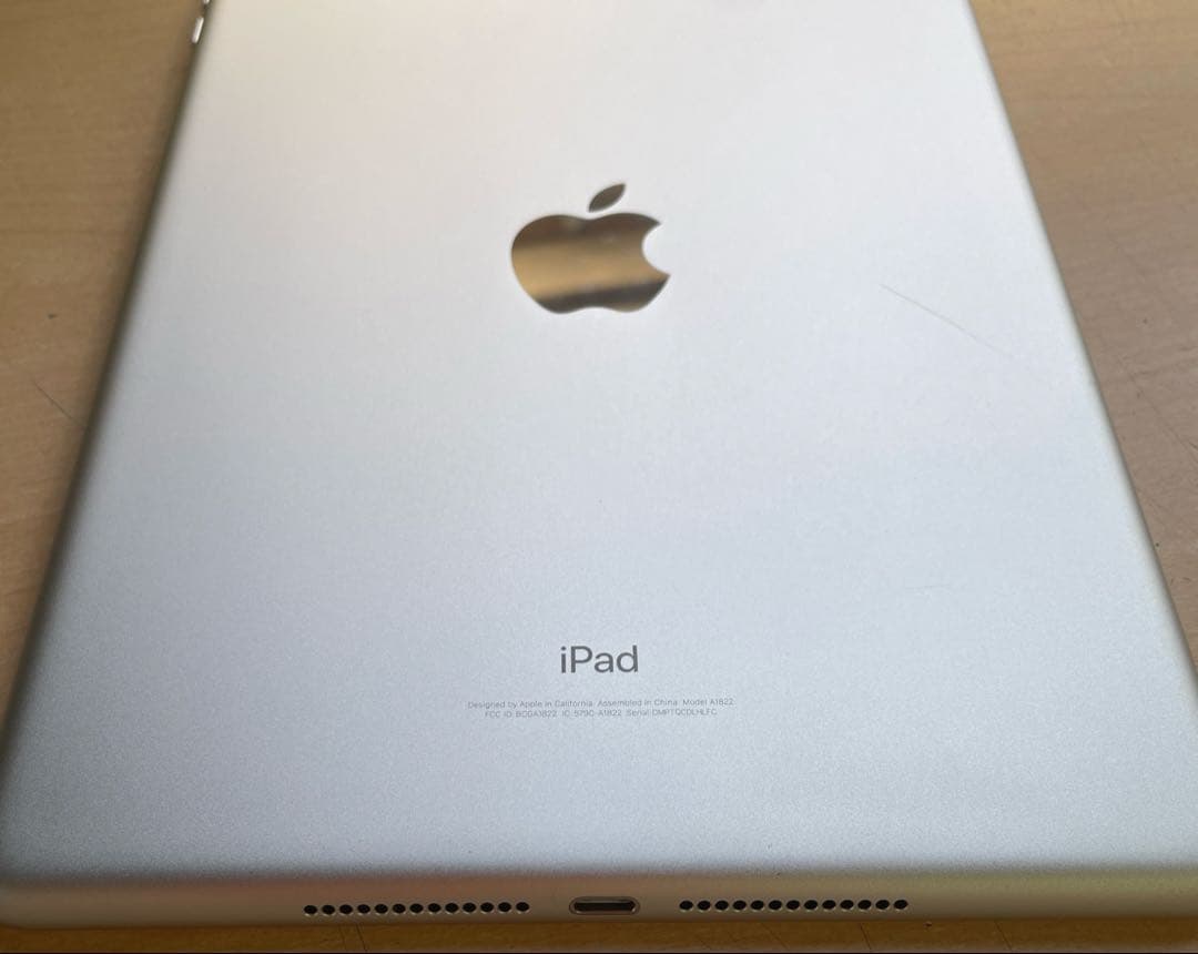 iPad 第5世代　A1822　Wi-Fiモデル　シルバー　32GB 美品　#5