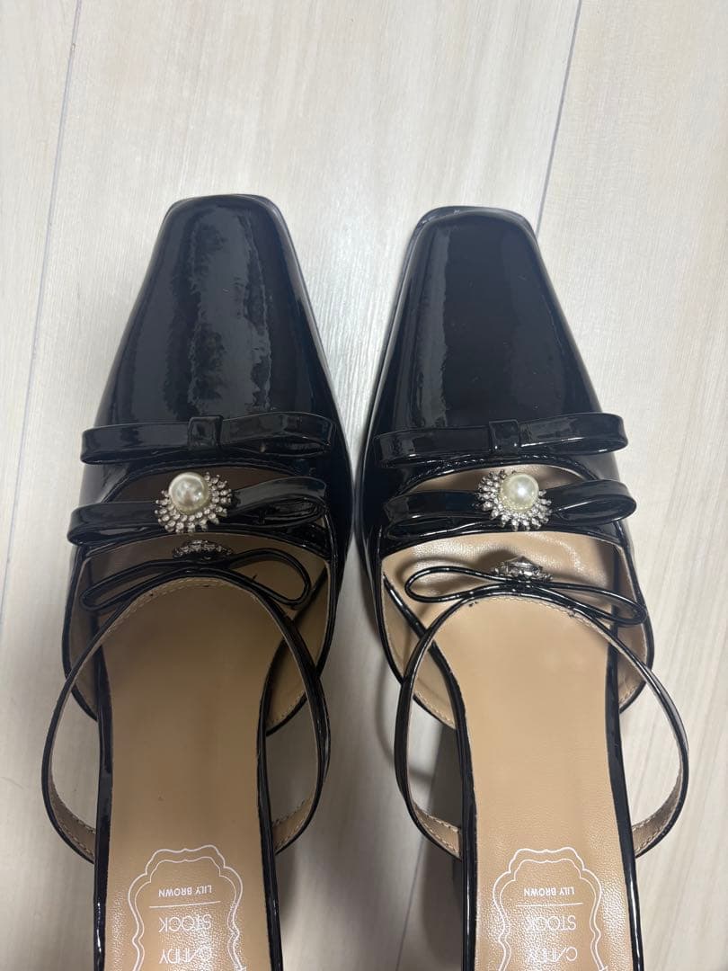 美品✨Lily Brown ビジューリボンストラップミュール