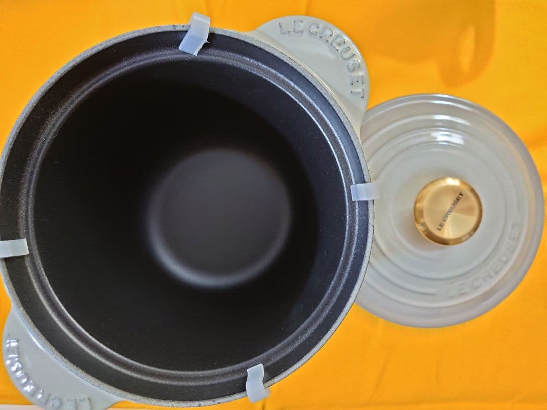 【新品/送料無料】ル・クルーゼ　ココットエブリイ18 3合炊　ナツメグ