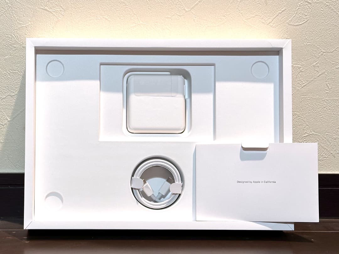 MacBook本体 MacBook Pro 13inch 2020 Core i7/32GB/1TB