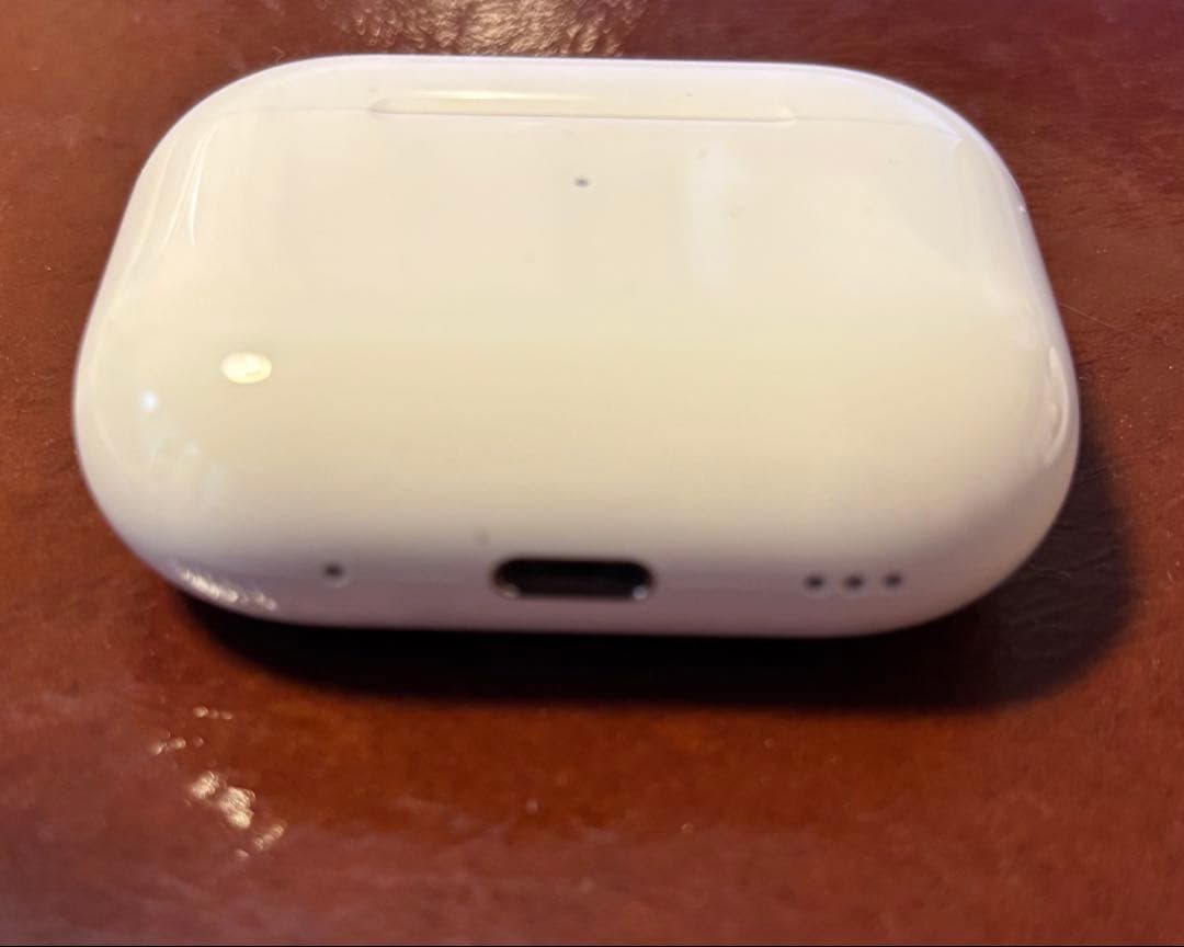 AirPods Pro 2 第2世代 USB-C充電 esrケース付き