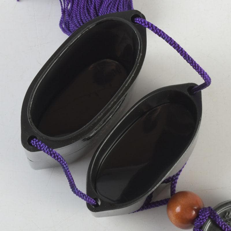 時代提げ物　黒漆　三つ葉葵蒔絵　印籠　薬入　根付　緒締め玉　C　9455