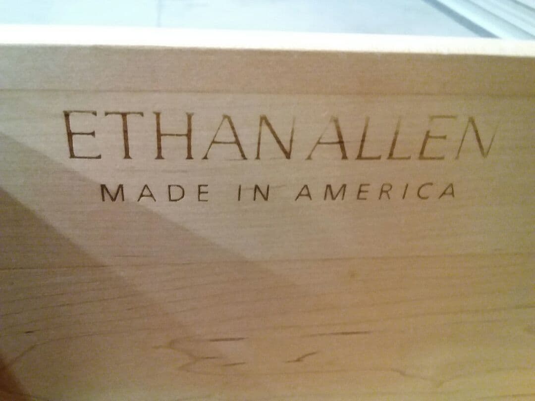 イーセンアーレン　アメリカ製　レッドウィング収納庫