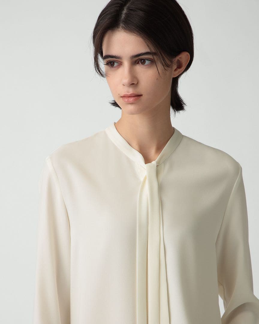 極美品 セオリー SHALLOW GGT KIMLY S 長袖 ホワイト