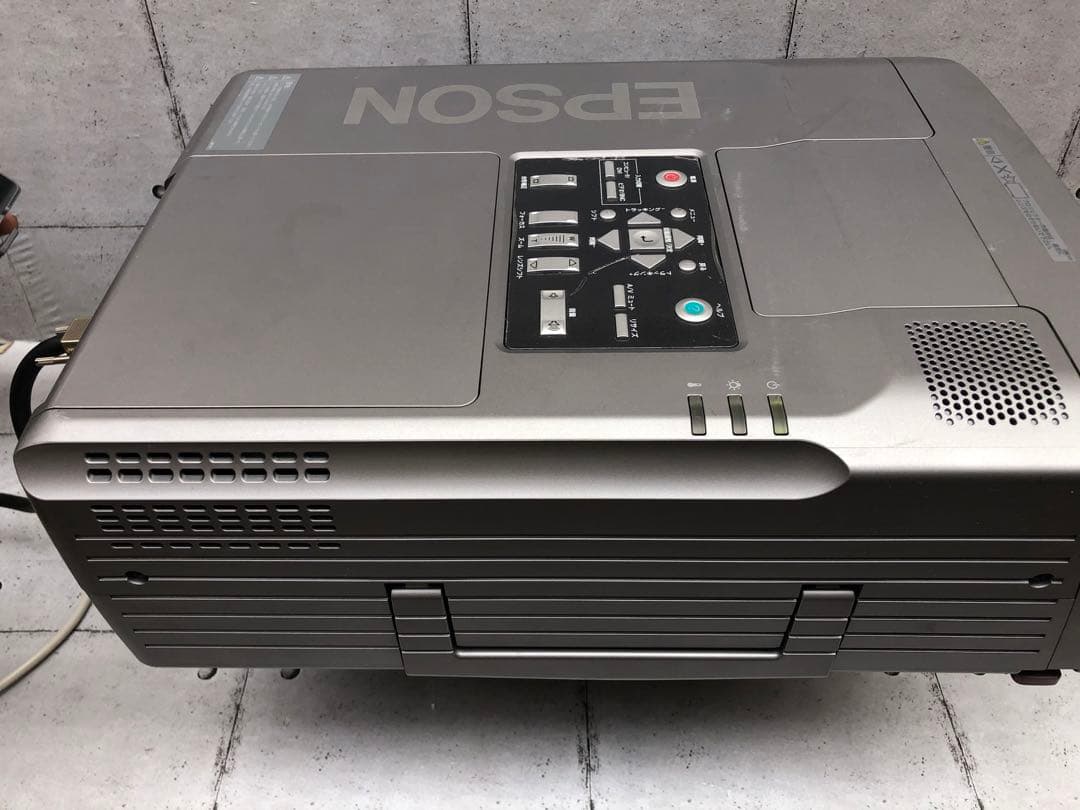 Epson EMP-8300通電のみジャンク品扱い(L172)