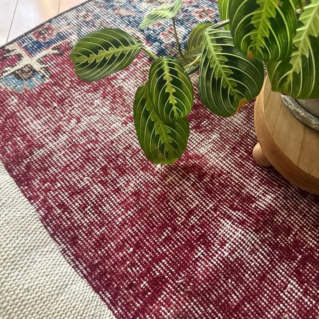 52×96 エンジ色　ボタニカル　擦れシャビー　トルコヴィンテージラグ