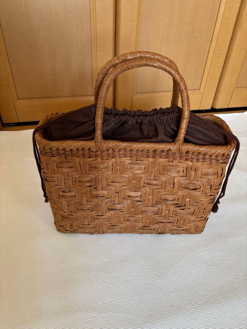 山葡萄かごバッグ　内袋付き　美品