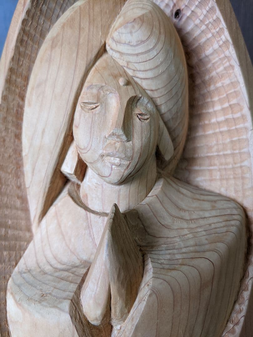 木彫立体　平和観音さまシリーズ　　　　　作品番号 E−6　彫刻家　岩村一博