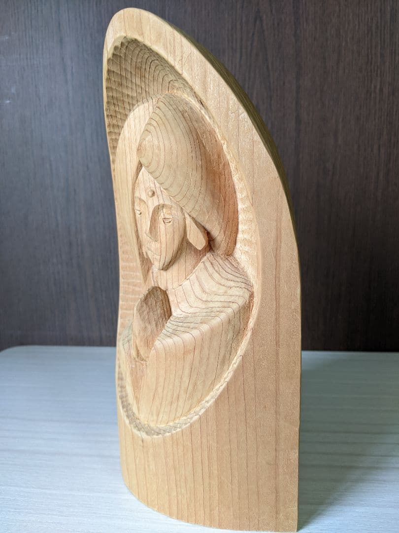 木彫立体　平和観音さまシリーズ　　　　　作品番号 E−6　彫刻家　岩村一博