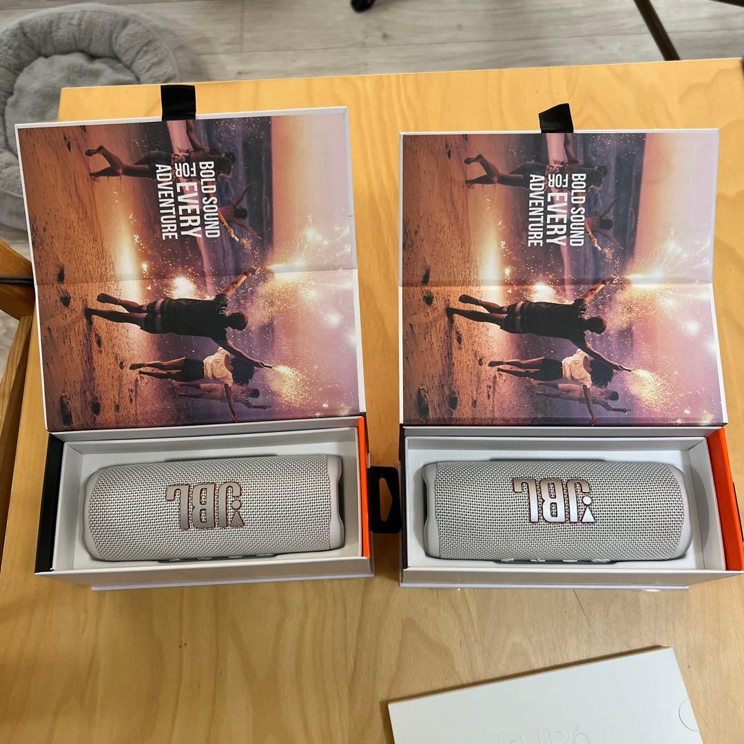 JBL FLIP6スピーカー 2個セットホワイト保証4年5ヶ月付き美品送料込み！