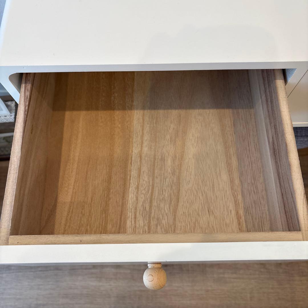 ホワイトドレッサー 丸い鏡付き