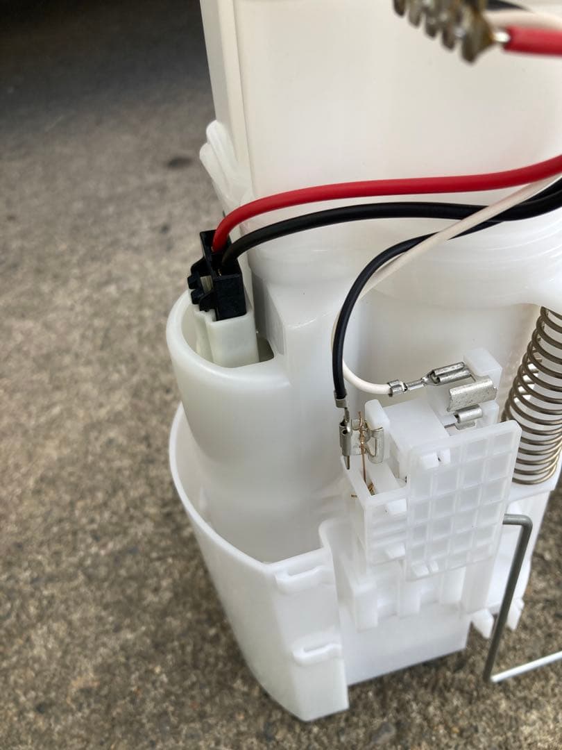 E51エルグランド　型式CBA-MNE51 純正燃料ポンプ新品　パッキン付き