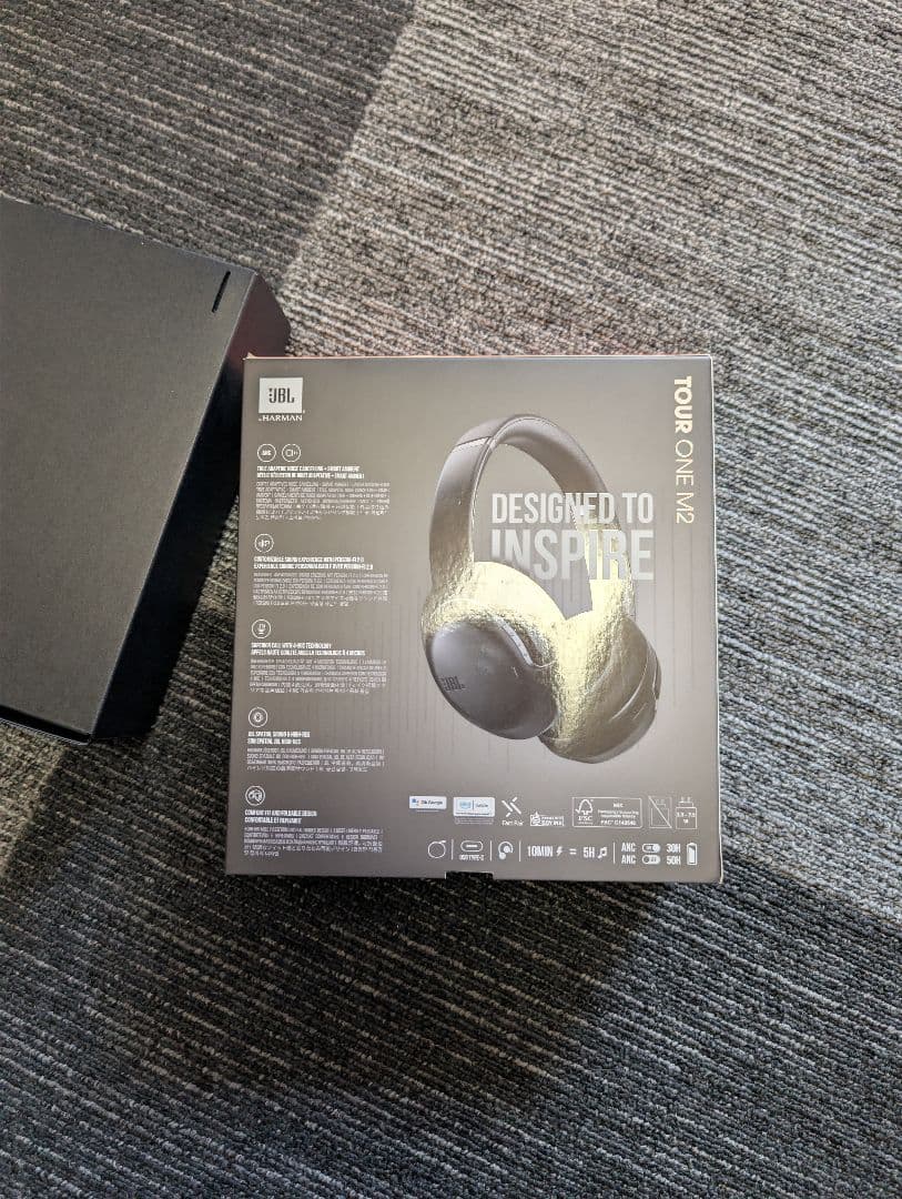 ヘッドホン JBL tour one m2