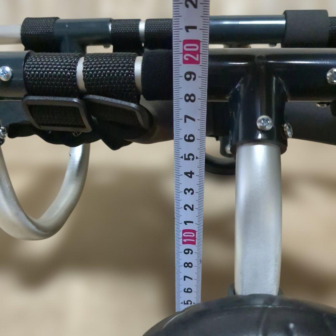 ワンちゃん4輪　リハビリ　食事補助　犬用車椅子　介護　犬の歩行器