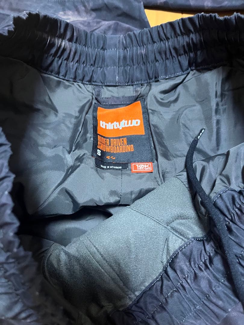 thirty two サーティーツー　スノーボードウェアセット
