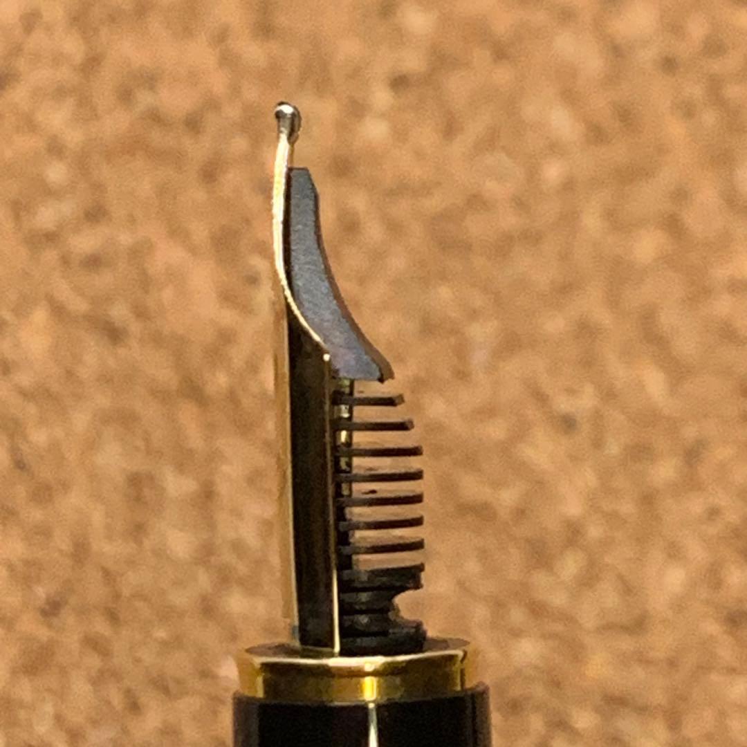 モンブラン　ノブレスオブリージュ　万年筆　黒　14K