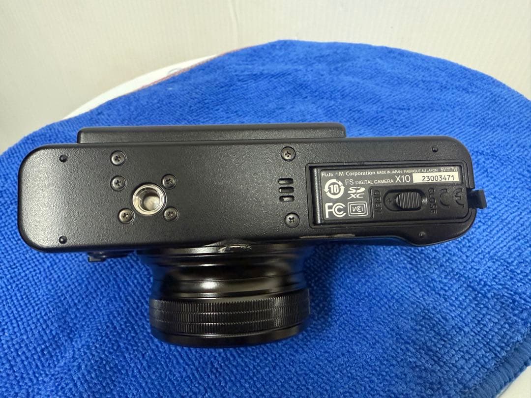 FUJIFILM X10 デジタルカメラ
