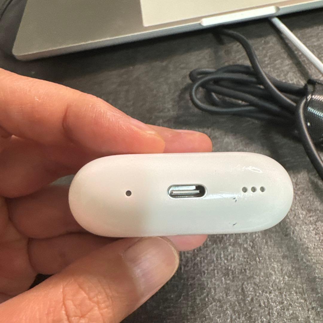 【ほぼ未使用美品】AirPods本体 ホワイト 充電ケース付