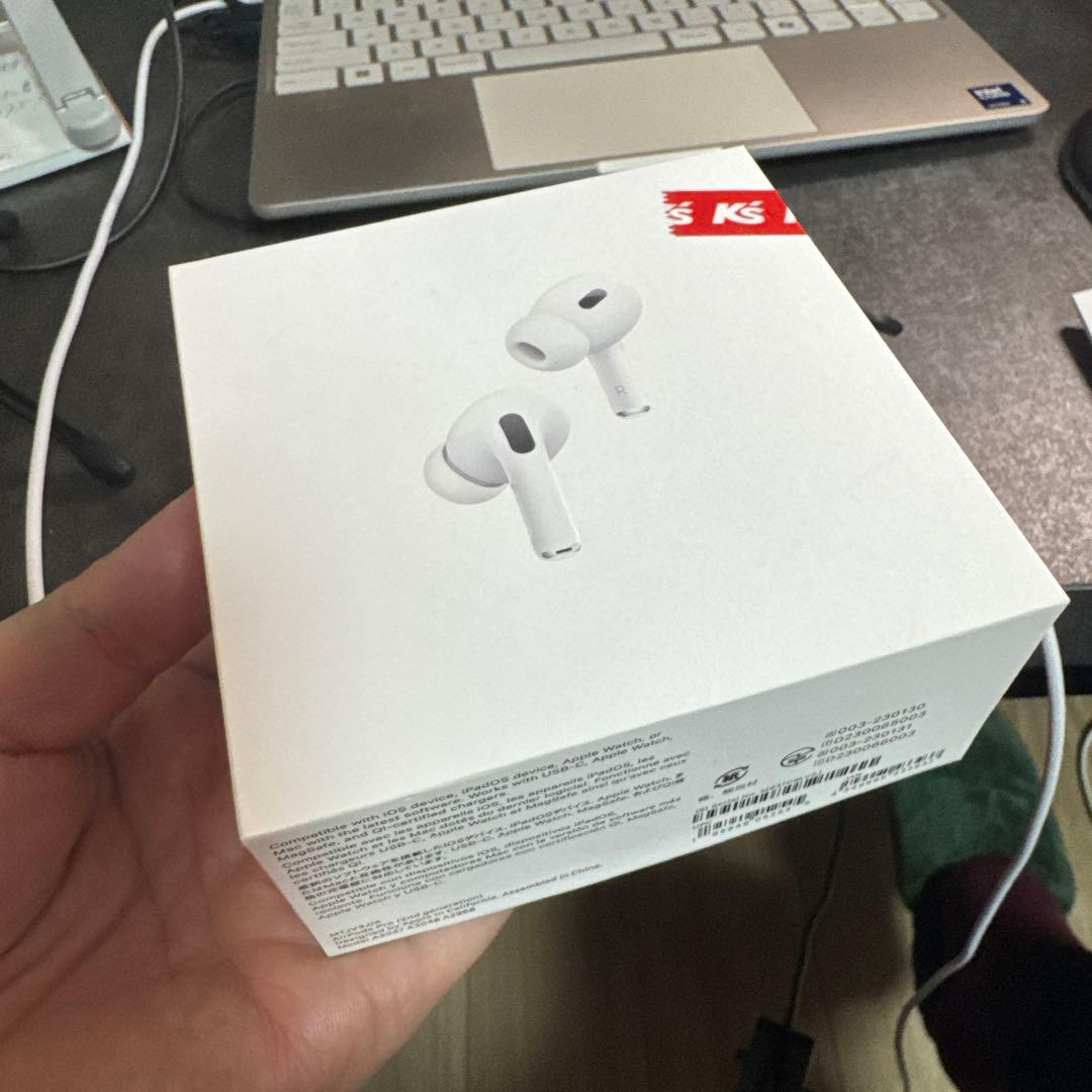 【ほぼ未使用美品】AirPods本体 ホワイト 充電ケース付