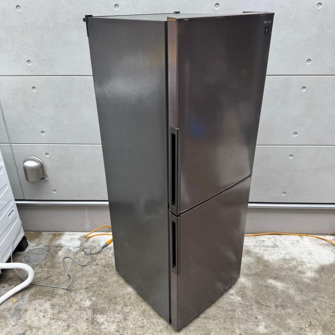 84⭐️2022年製美品★シャープ　冷蔵庫　ブラウン　大型　2ドア　280L