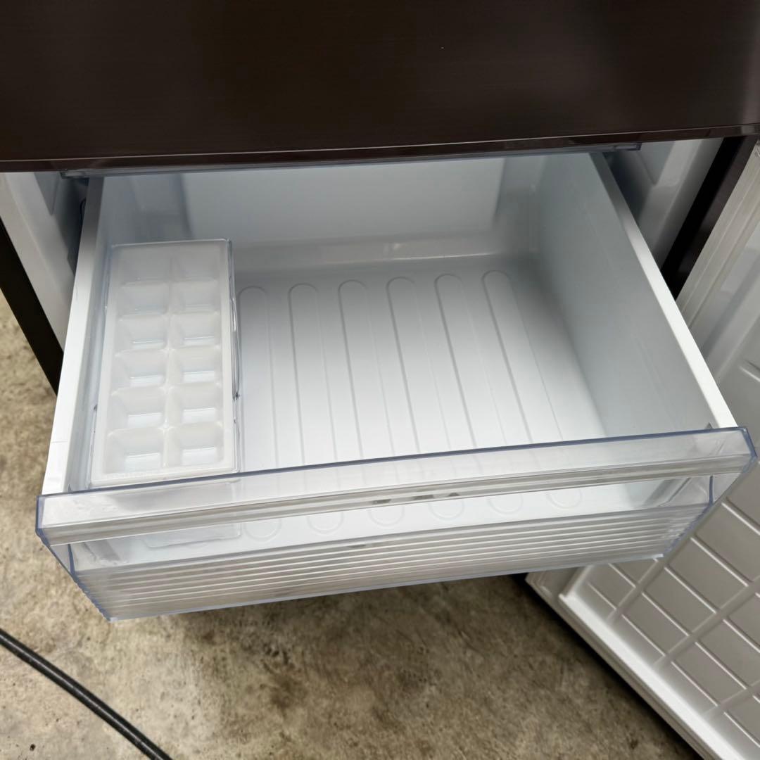 84⭐️2022年製美品★シャープ　冷蔵庫　ブラウン　大型　2ドア　280L