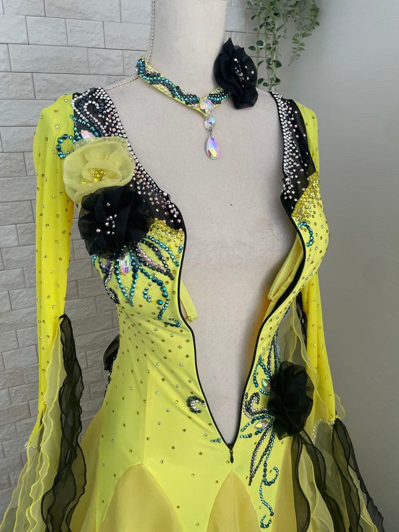 社交ダンス　スタンダードドレス⭐️イエロー＆ブラック
