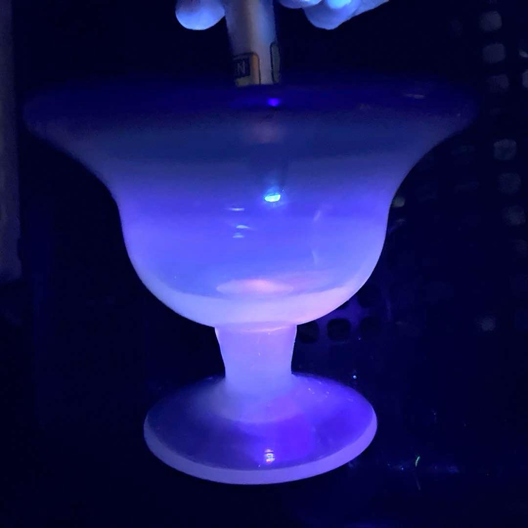 骨董　時代ガラス　希少　ラムネ色乳白色暈し　青色リップ朝顔型　氷コップ　ウラン
