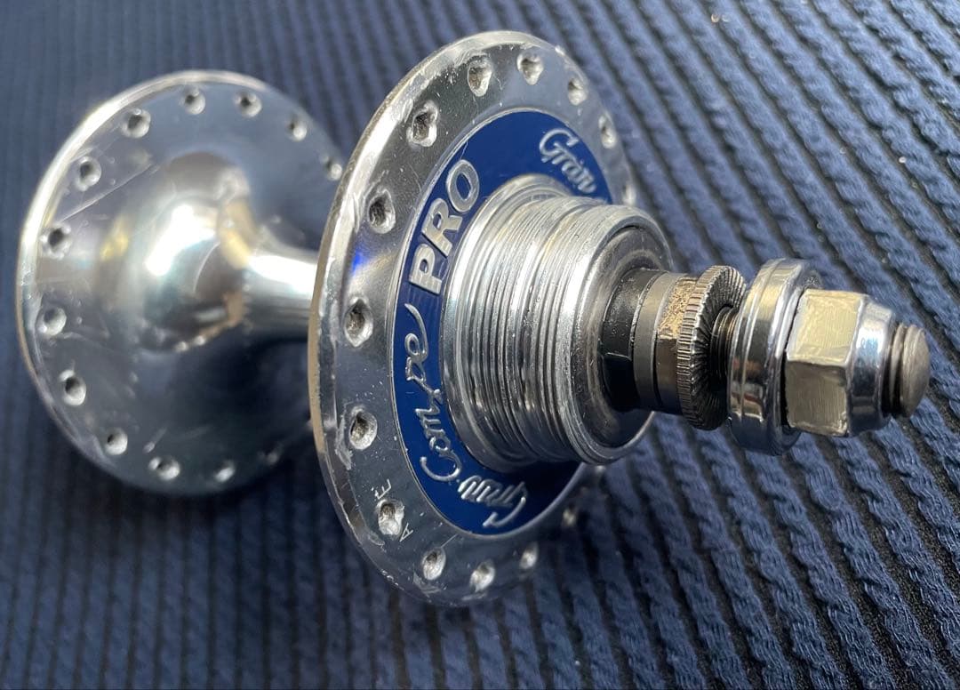 NJS YOSHIGAI GRANCOMPEPRO ハブ　競輪　ピスト