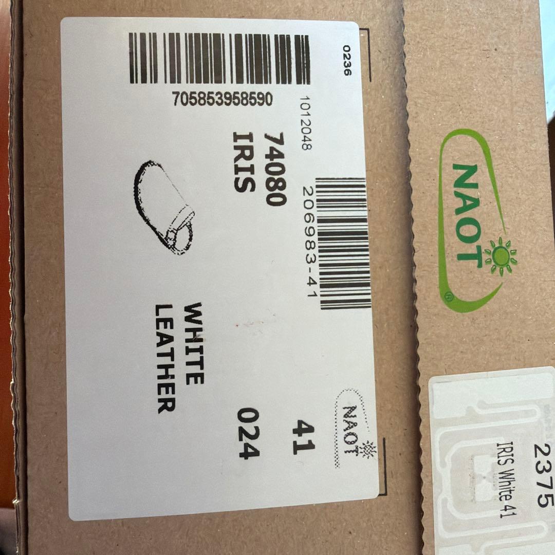 NAOT⭐️IRIS⭐️サイズ41⭐️ホワイト⭐️２０２５年１１月くらいに購入しました