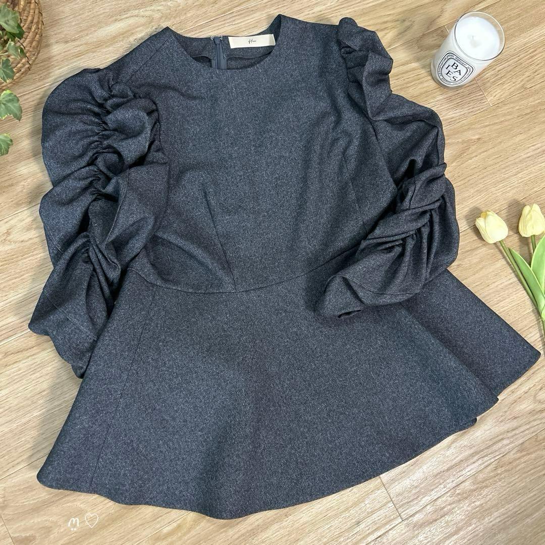 Heveヘイヴ　シャーリングペプラムブラウス　長袖　Fフリーサイズ　チャコール