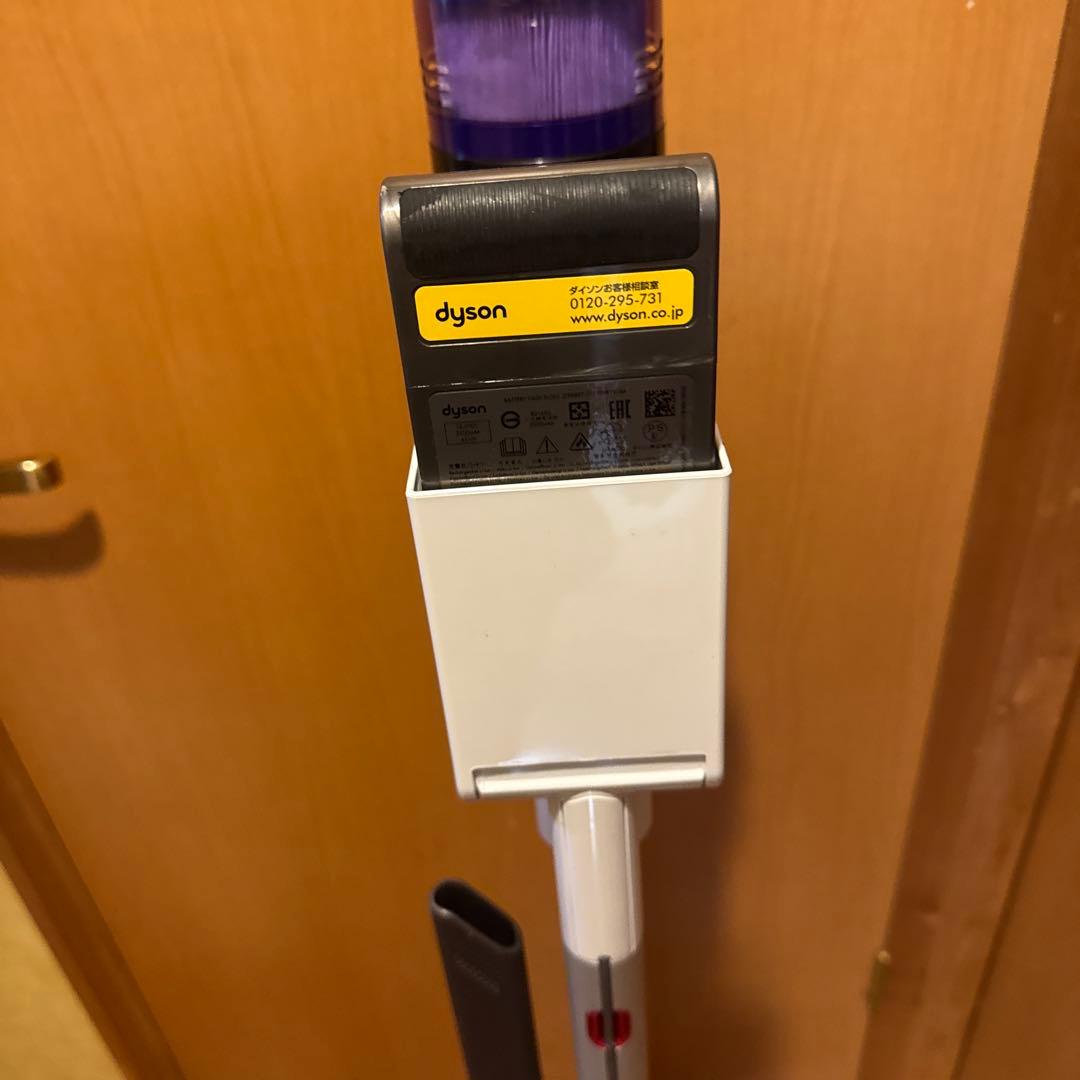しんdyson‼️デジタルスリムフィラフィ SV18充電スタンド付き