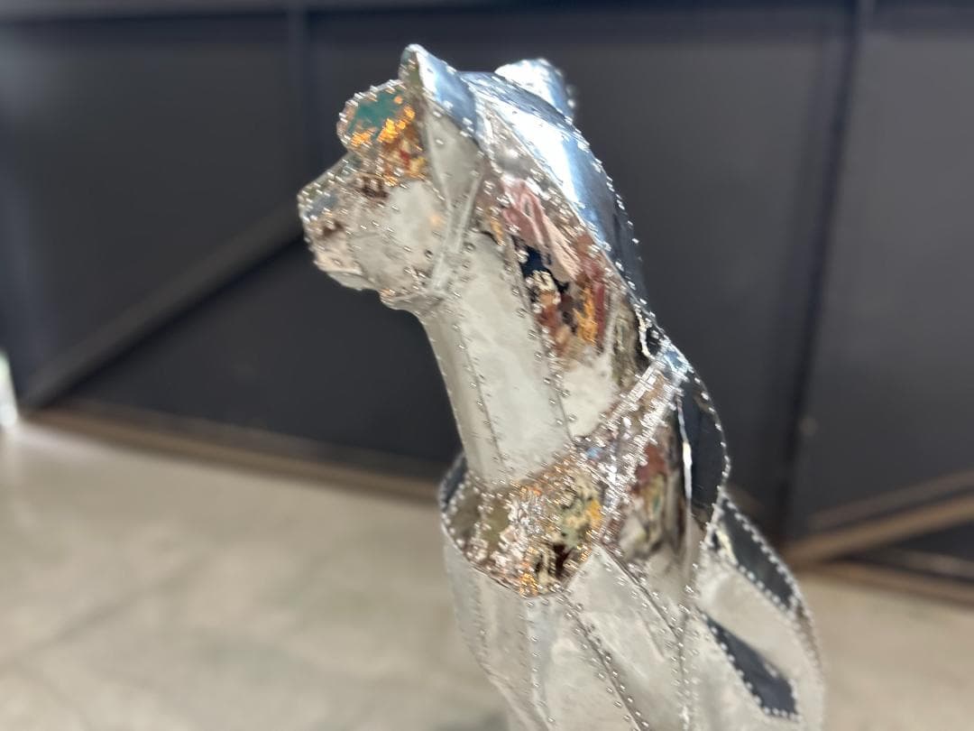 カレ / KARE｜シッティングキャットリベットクローム｜シルバー